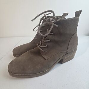 Lucky Brand Diedrah Lug Sole Oiled Suede Tan Ankle Combat Boot  Women's Size 10